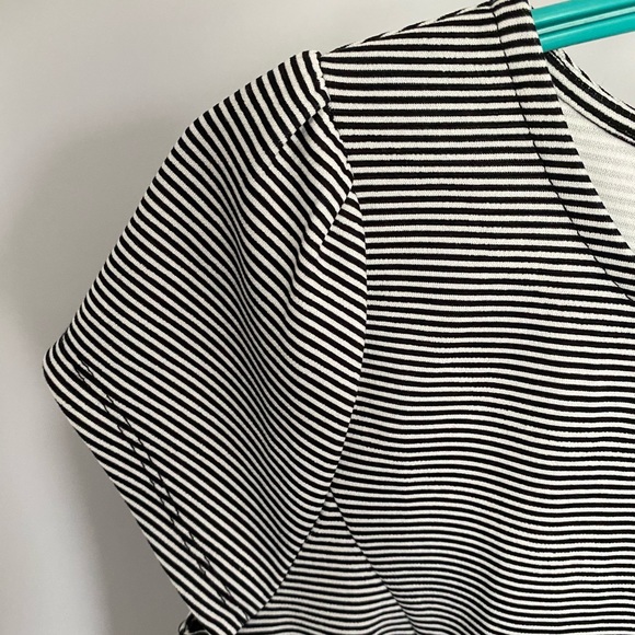 4/$25 The Limited Peplum Style Top - Picture 3 of 4